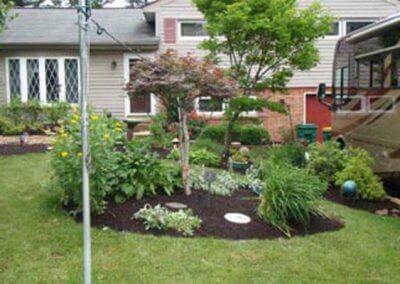 Front Yard Bed Mulching