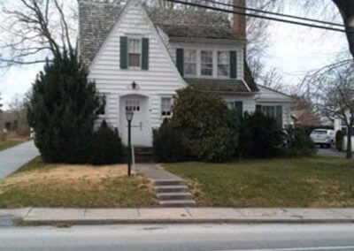 Home Exterior Plant Pruning